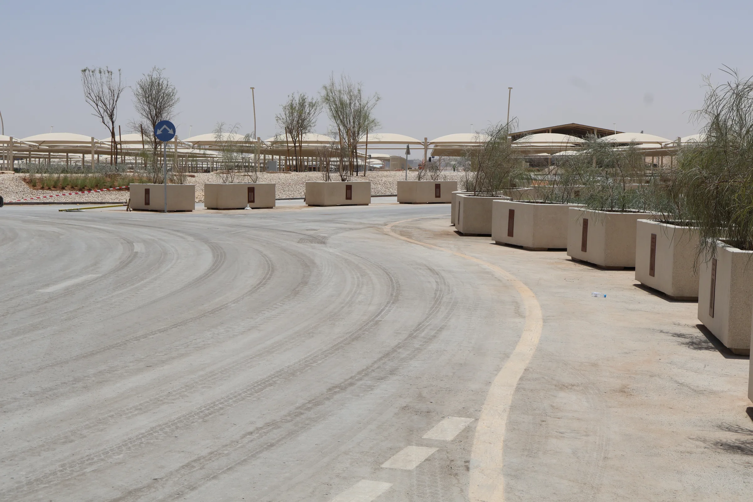 أعمال إنشاء طريق (The Mockup Area)